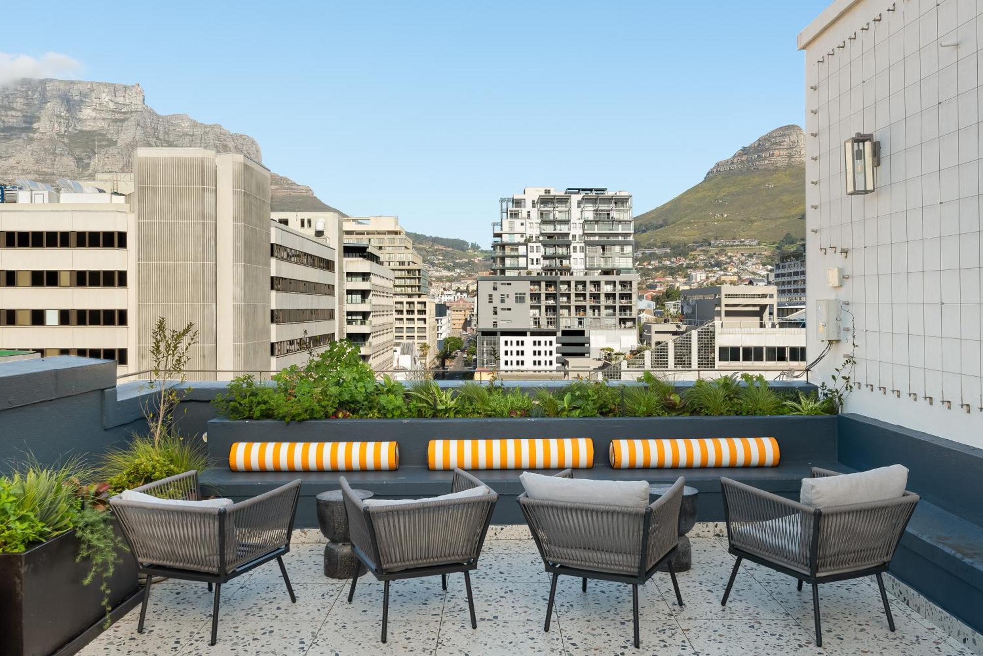The Carrington Aparthotel By Totalstay Cape Town Bagian luar foto